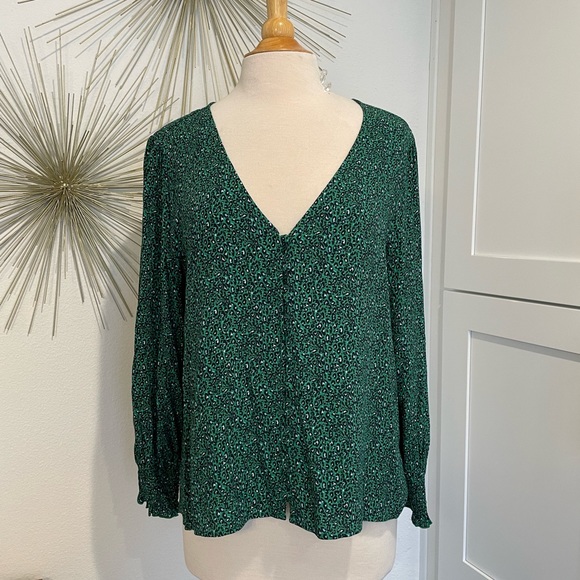 Sanctuary Noelle Animal Print Green and Black V Neck Blouse XL - Picture 4 of 10